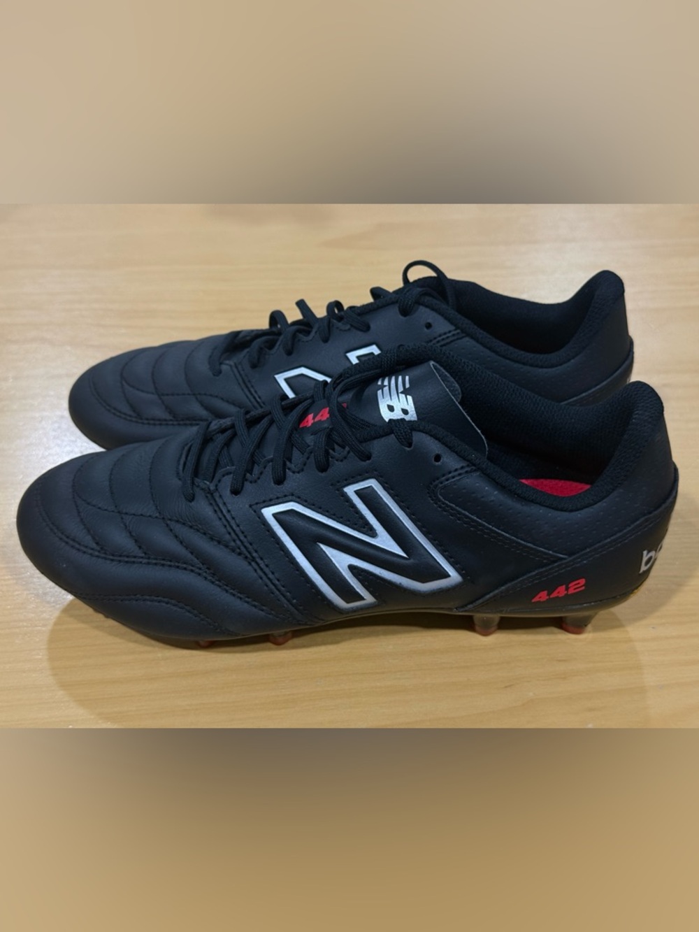 New Balance Men's 442 V2 Team FG Soccer Shoes Black/White Sz. 8 New Minor Flaw